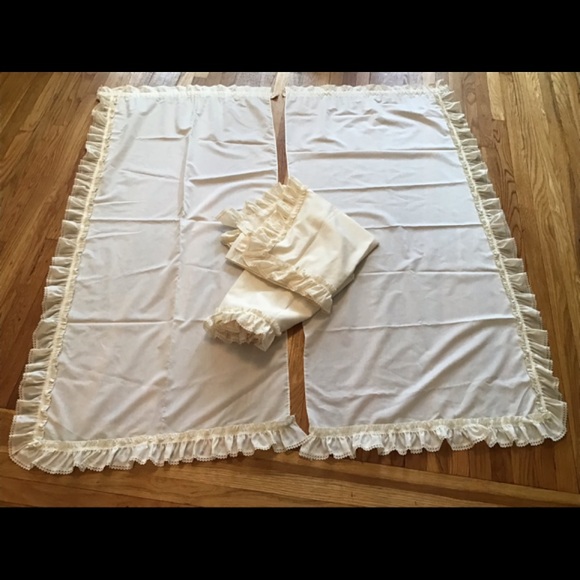 Other - Vintage 2 sets of ruffled country curtains
